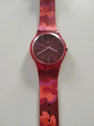Reloj Swatch Unisex Camuflaje Rojo.nuevo