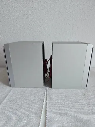 Altavoces Grundig Plata