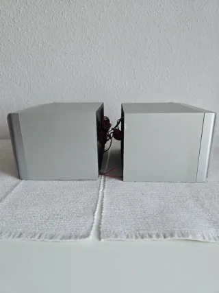 Altavoces Grundig Plata