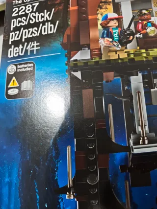 LEGO 75810 Stranger Things - The Upside Down