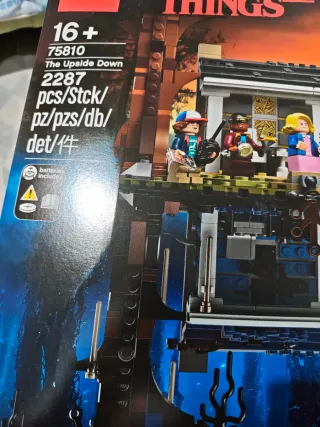 LEGO 75810 Stranger Things - The Upside Down