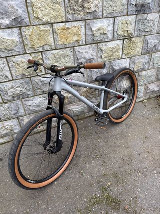 Bicicleta dirt jump canyon stiched