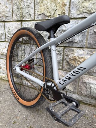 Bicicleta dirt jump canyon stiched