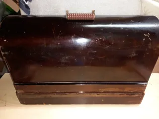 Macchina da cucire vintage International