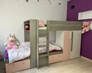 Cama compacta sin usar + colchones