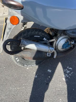 Aprilia Sonic 49cc Scooter Automática