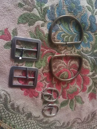 Accessori per cucito: fibbie e anelli