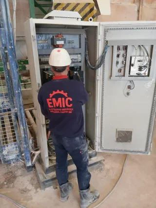 ELECTRICIDAD ANTENAS VIDEOPORTERO BOLETINES EMPRES