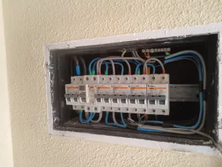 ELECTRICIDAD ANTENAS VIDEOPORTERO BOLETINES EMPRES