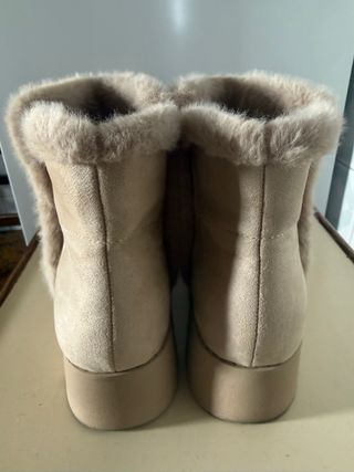 Botas efecto pelo pull and bear