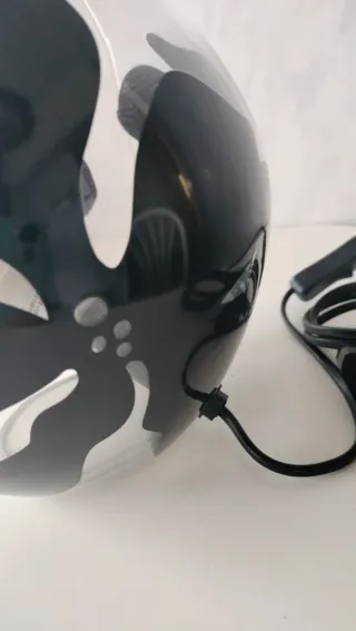 Lámpara sobremesa IKEA flores negras