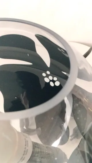 Lámpara sobremesa IKEA flores negras