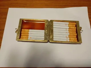 Pitillera vintage de ámbar y metal