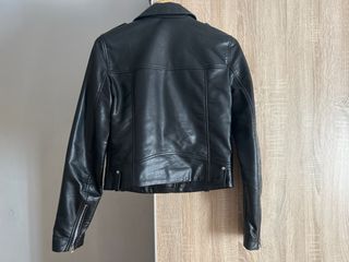 Chaqueta cuero negra Zara