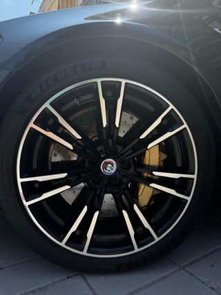 BMW M5 Carbono / discos carbono / escape deportivo