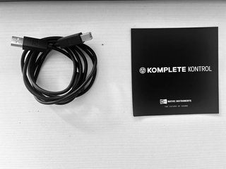 Tastiera MIDI Komplete Kontrol A49