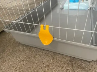 Jaula para roedores gris y naranja