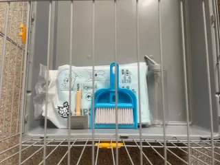 Jaula para roedores gris y naranja