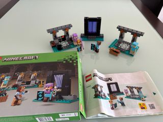 LEGO Minecraft 21252 La Armería