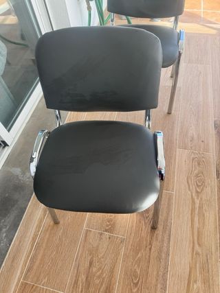 Silla de oficina gris las dos 40euros