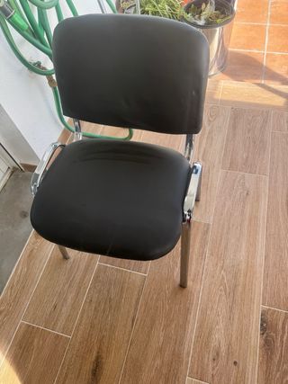 Silla de oficina gris las dos 40euros