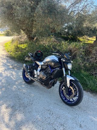 Yamaha MT-07 Naked Manual Azul/Blanco
