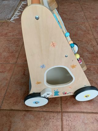 Andador de madera para bebés. vertbaudet