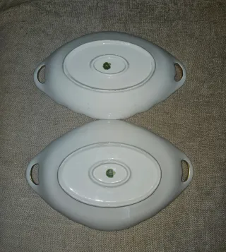 Bandejas de porcelana con flores doradas