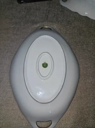 Bandejas de porcelana con flores doradas