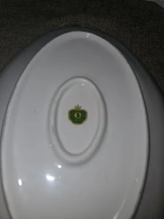 Bandejas de porcelana con flores doradas