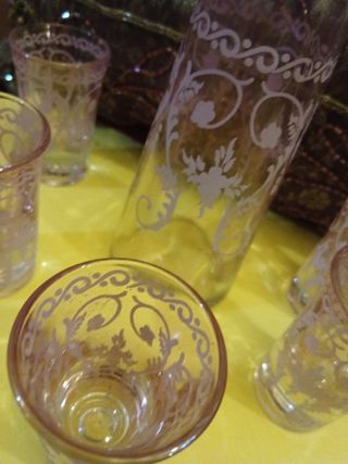 Bottiglia liquore e 5 bicchierini decorati