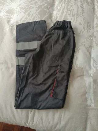 Pantalón de trabajo gris talla 40
