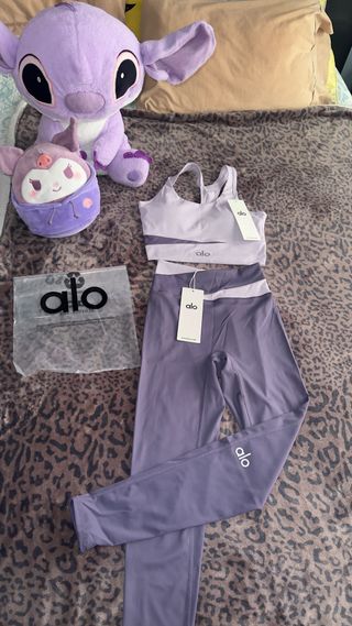 Alo Yoga Conjunto Deportivo Morado