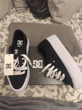 Zapatos DC Plataforma Mujer Negros Blancos Nuevos