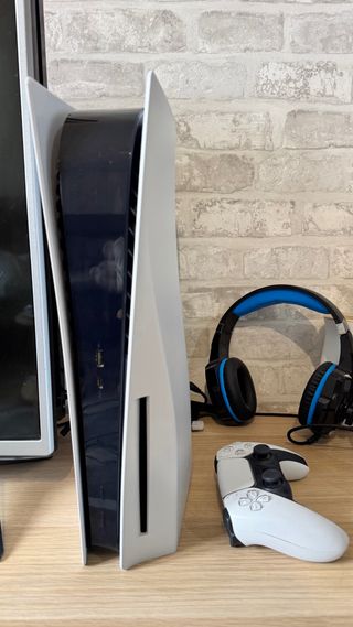 PlayStation 5 + Mando Bianco