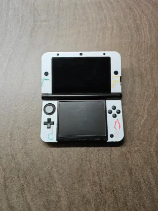 Nintendo 3DS XL Pokemon Ultra Sole
