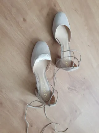 Zapatos Unisa piel vuelta tacón medio beige