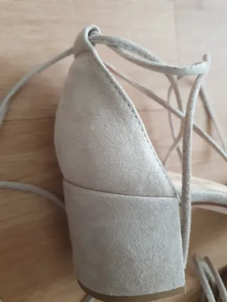 Zapatos Unisa piel vuelta tacón medio beige