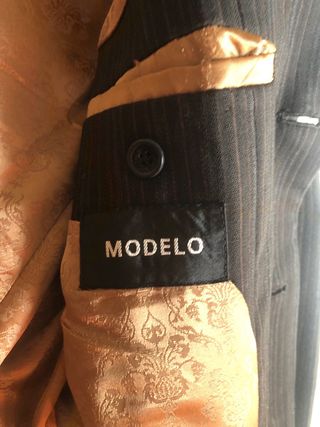 Traje de raya negro POINT, Caramelo. Talla 48