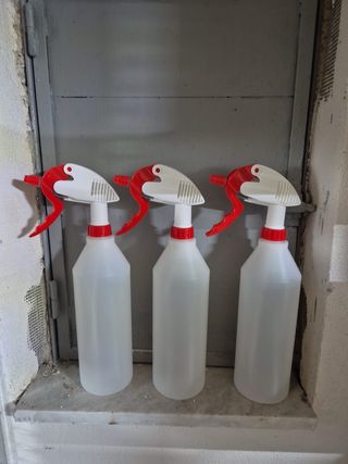 Spruzzino per prodotti chimici bianco/rosso