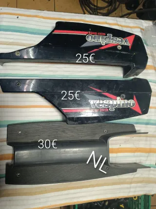 Tapas motor Vespinos , pedales portabultos