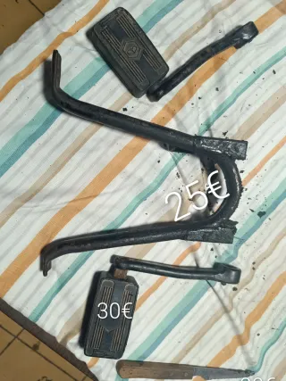 Tapas motor Vespinos , pedales portabultos