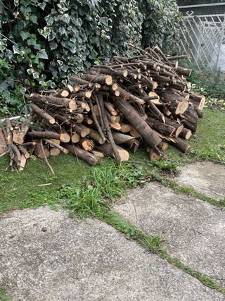 Leña para chimenea o barbacoa