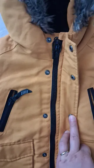 Giubbotto bambino arancione con cappuccio