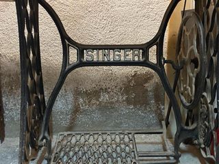 Máquina de coser Singer antigua
