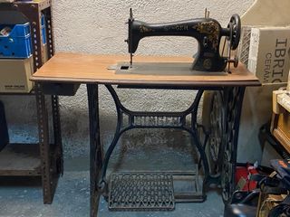 Máquina de coser Singer antigua