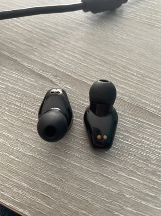 Auriculares inalámbricos negros