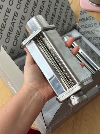 Amasadora Create Rosa + Accesorios Pasta