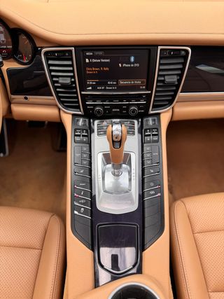 Panamera pantalla 2026 310CV Mahogani PTS
