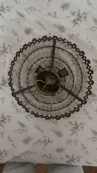 Lámpara de techo antigua de cristal y metal